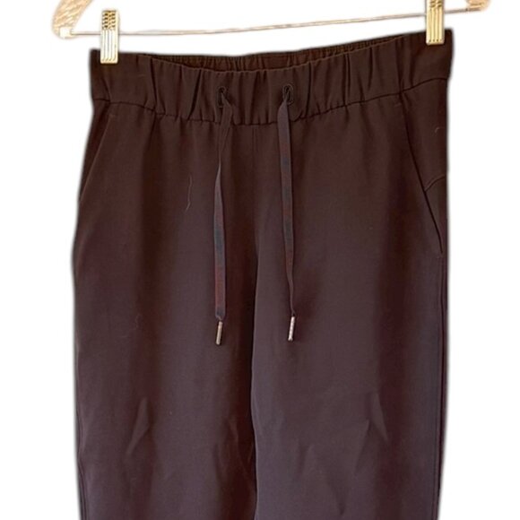 Lululemon On The Fly Pants Black Elastic Waist with Drawstring Woven 27  Size 4 - Picture 4 of 10
